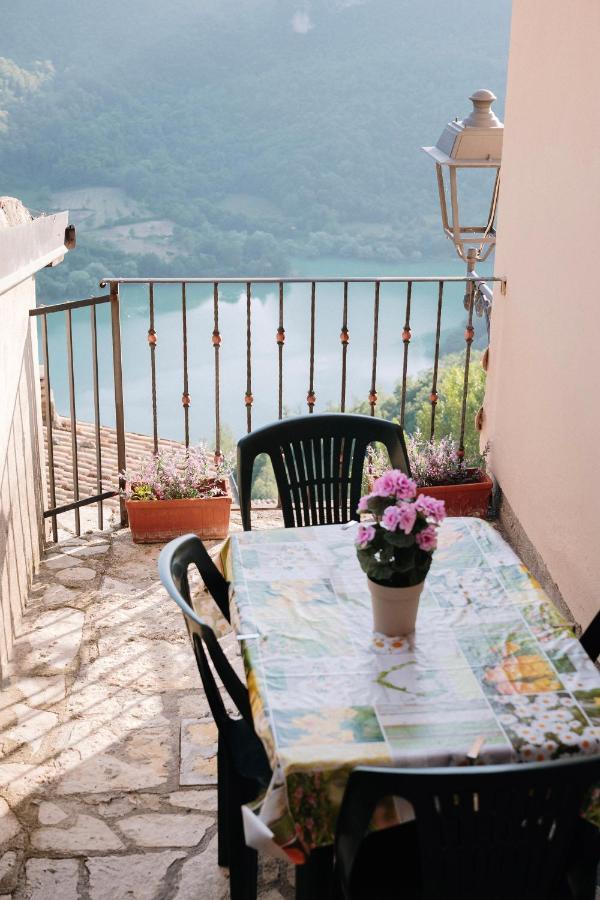 Lago Del Turano - La Taverna Con Cucina Open Space E Free Wi-Fi Ascrea Bagian luar foto