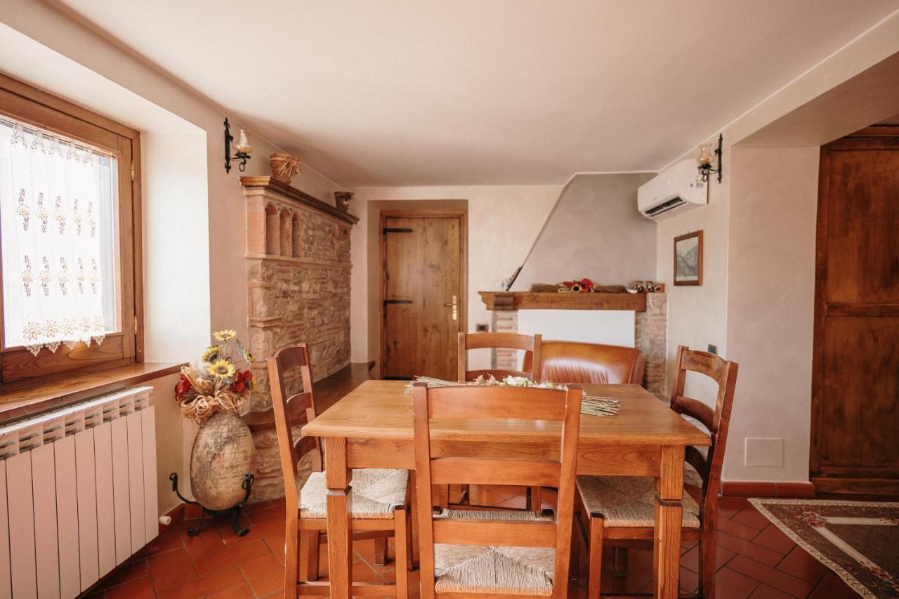Lago Del Turano - La Taverna Con Cucina Open Space E Free Wi-Fi Ascrea Bagian luar foto