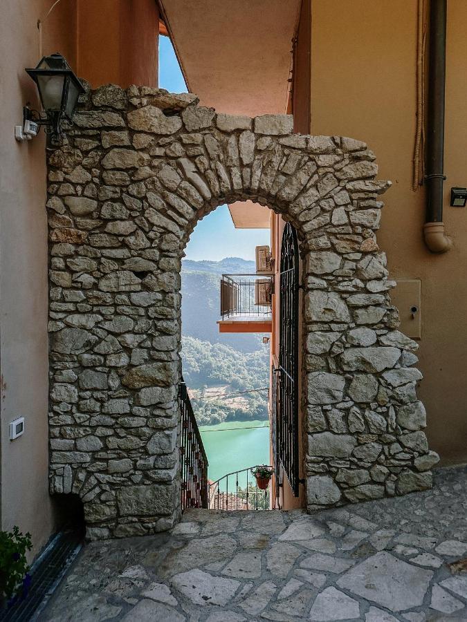 Lago Del Turano - La Taverna Con Cucina Open Space E Free Wi-Fi Ascrea Bagian luar foto