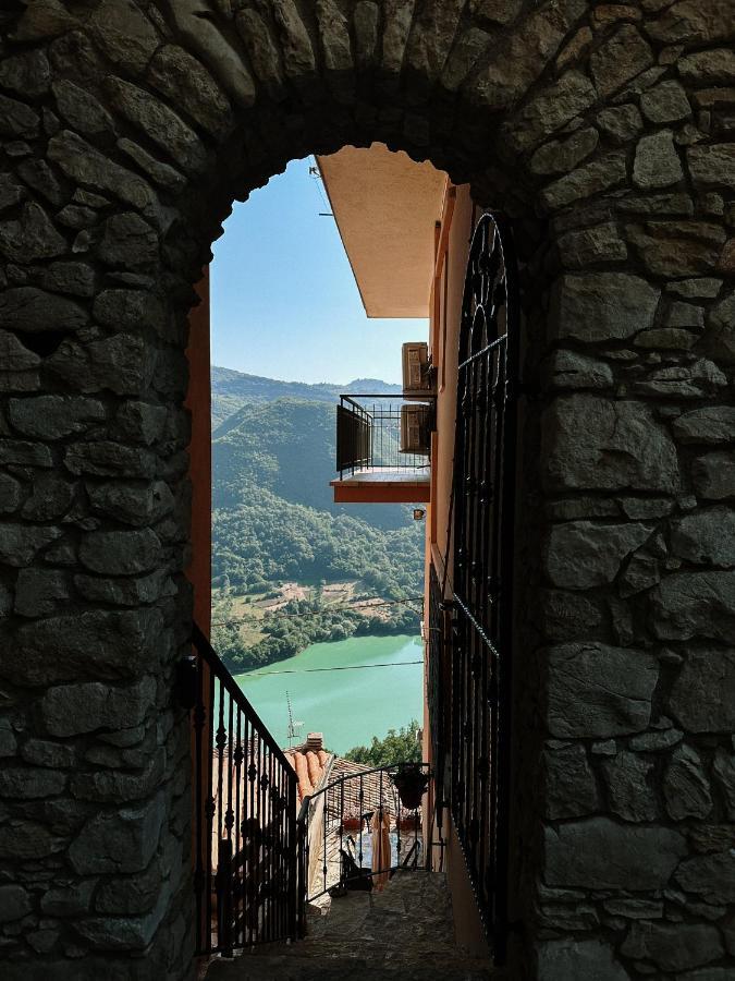 Lago Del Turano - La Taverna Con Cucina Open Space E Free Wi-Fi Ascrea Bagian luar foto