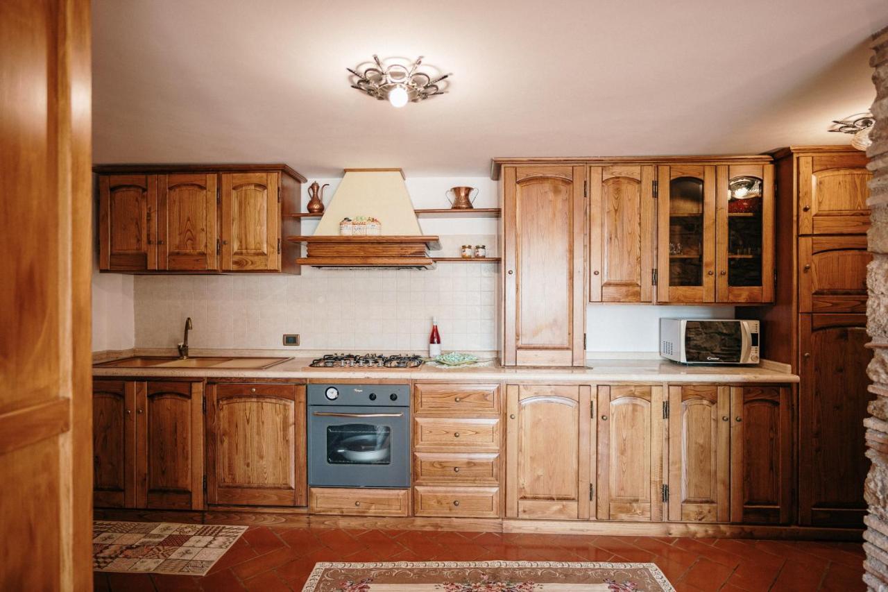 Lago Del Turano - La Taverna Con Cucina Open Space E Free Wi-Fi Ascrea Bagian luar foto