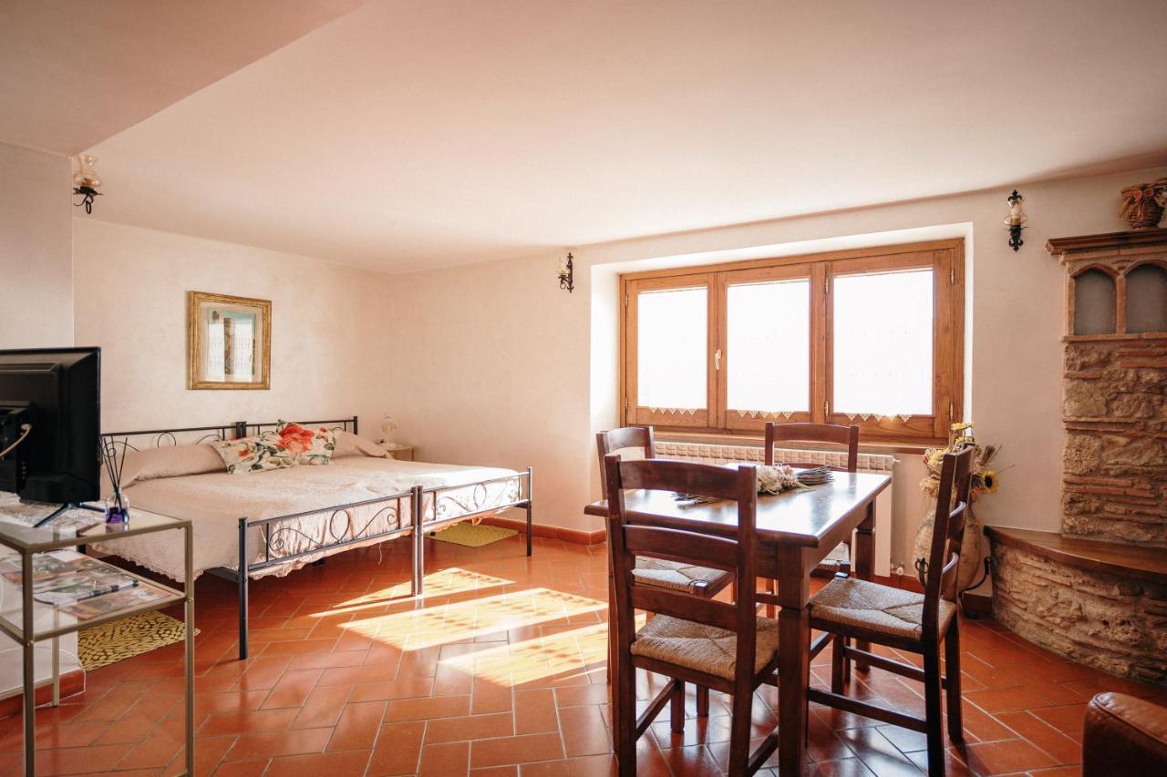 Lago Del Turano - La Taverna Con Cucina Open Space E Free Wi-Fi Ascrea Bagian luar foto